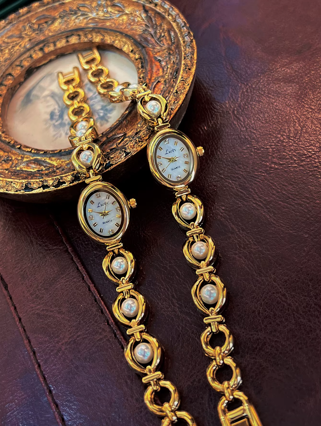 The Golden Pearl – Round Gold Vintage Inspired Elegant Watch
