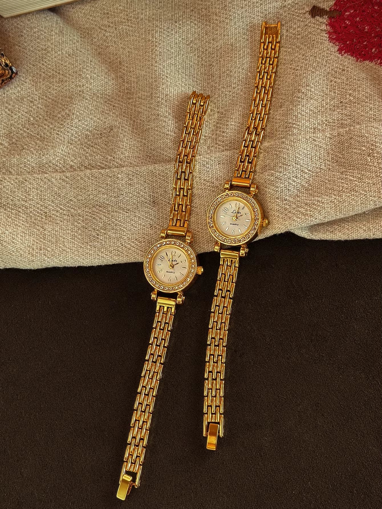 The Golden Keepsake - Gold Tone French Vintage Style Round Watch