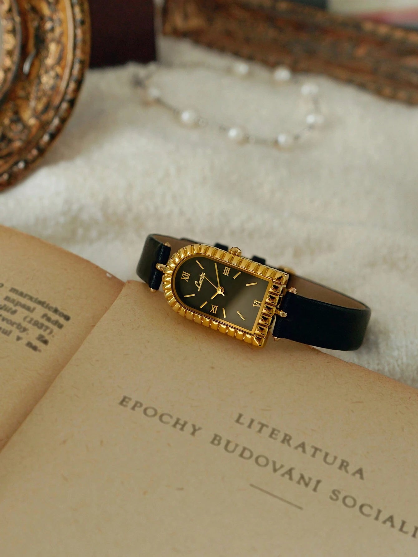 The Duchess Noir - Vintage Inspired Black & Gold Arch Watch