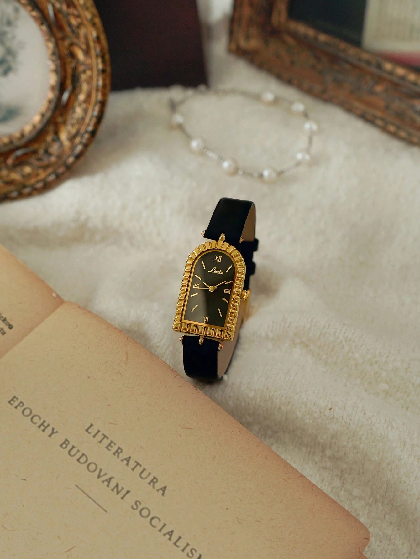 The Duchess Noir - Vintage Inspired Black & Gold Arch Watch