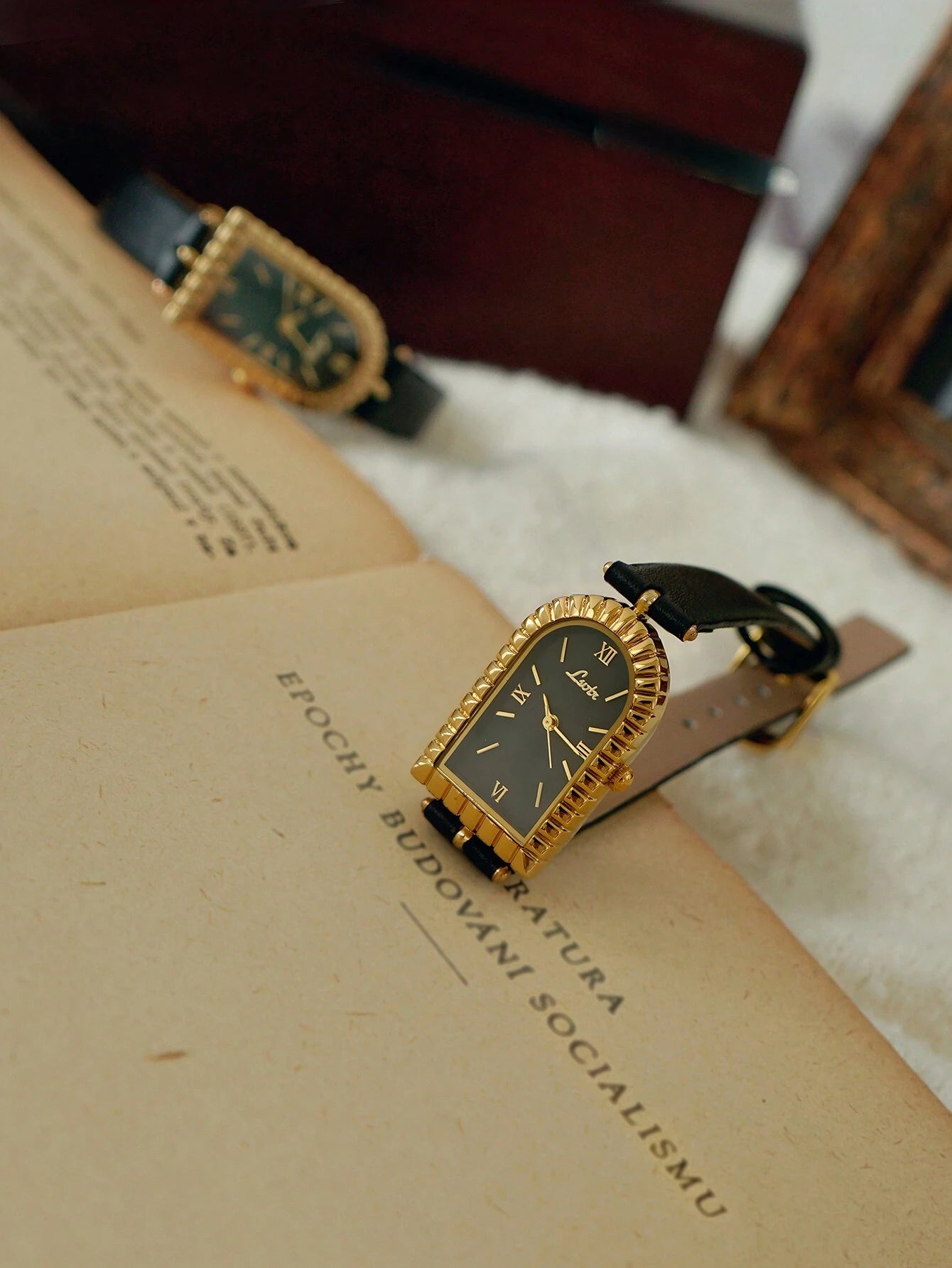 The Duchess Noir - Vintage Inspired Black & Gold Arch Watch