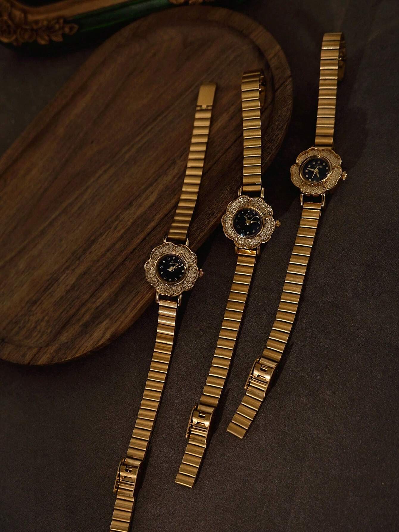 Golden Rosette - The Petal & Gold Collection