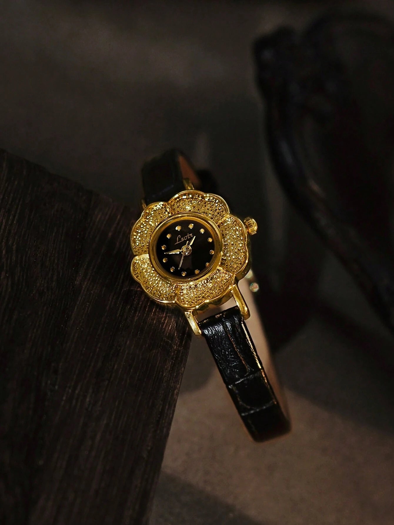 Midnight Rosette - The Petal & Gold Collection