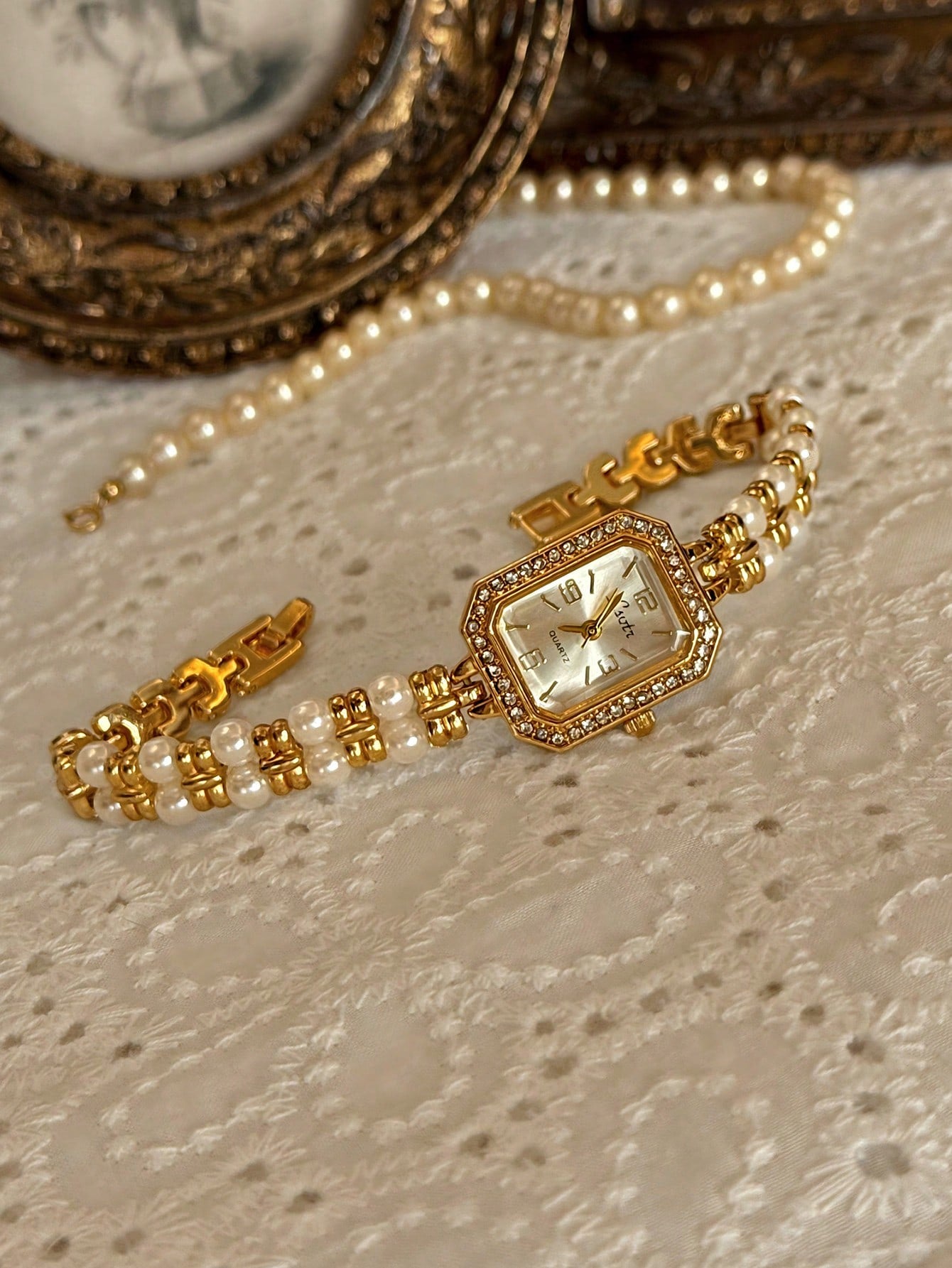 Lumière Pearl — French-Inspired Gold Dainty Bracelet Watch