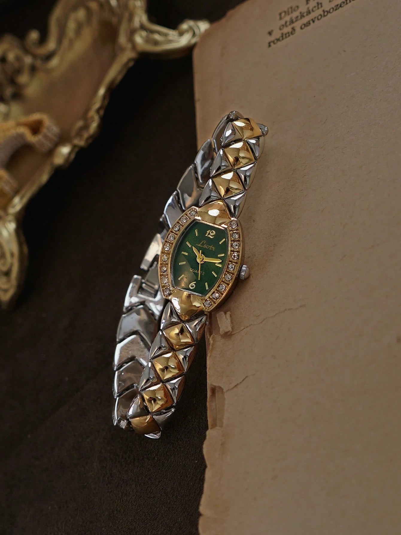 The Emerald Relic -Vintage Style Green Dial Elegant Two-Tone Watch