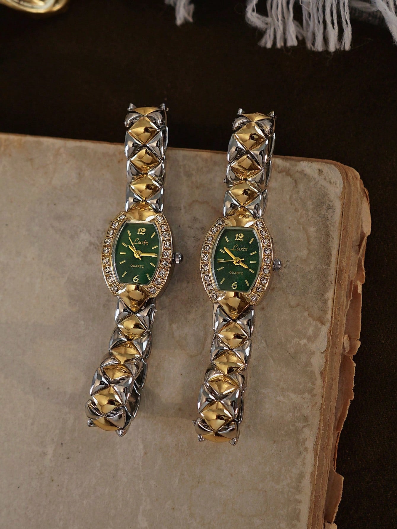The Emerald Relic -Vintage Style Green Dial Elegant Two-Tone Watch