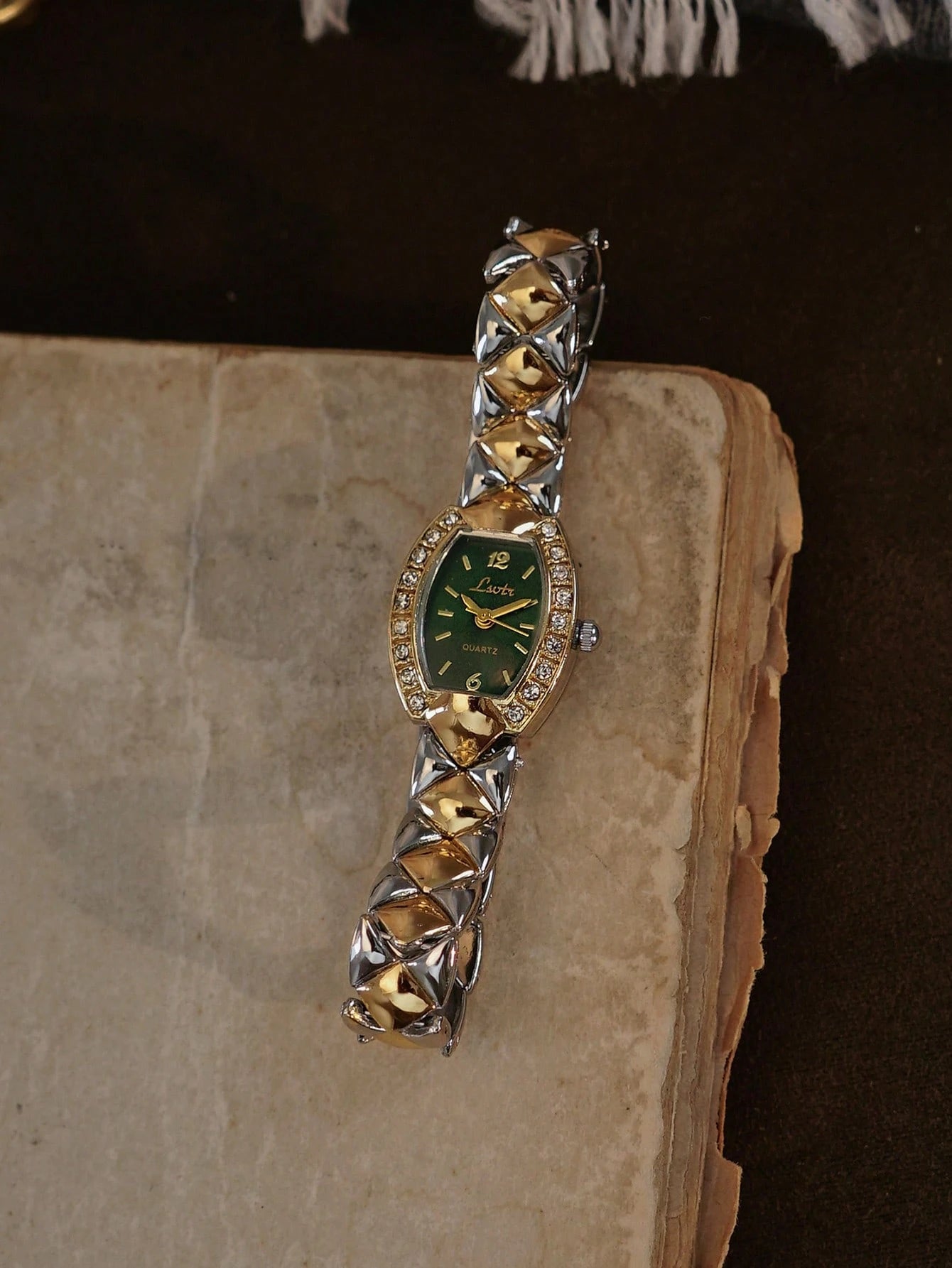The Emerald Relic -Vintage Style Green Dial Elegant Two-Tone Watch