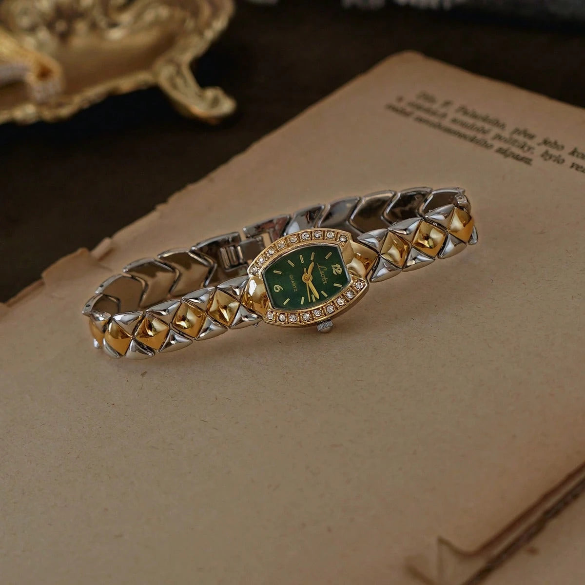 The Emerald Relic -Vintage Style Green Dial Elegant Two-Tone Watch