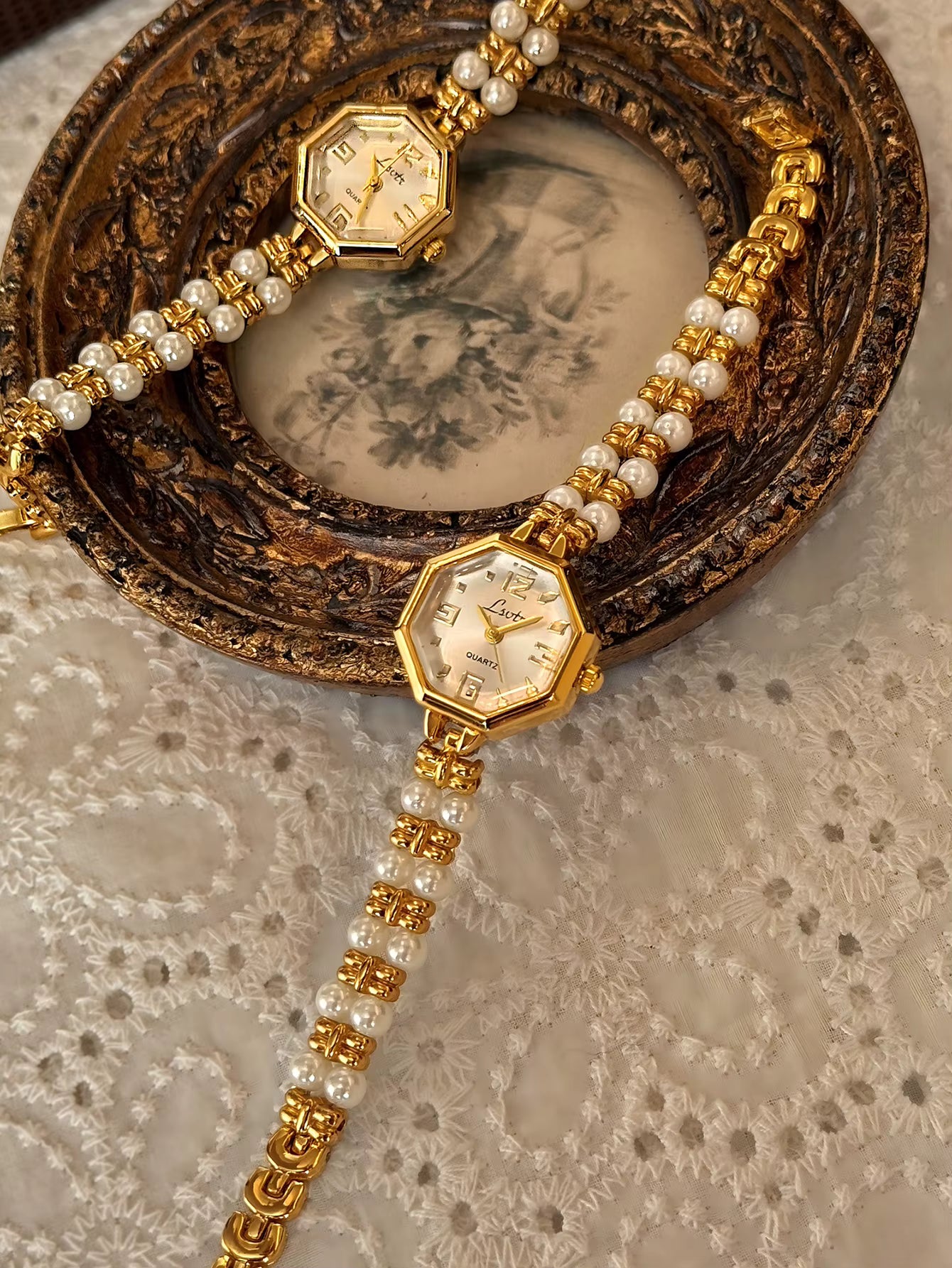 Lumière Pearl IV - French-Inspired Gold Dainty Bracelet Watch