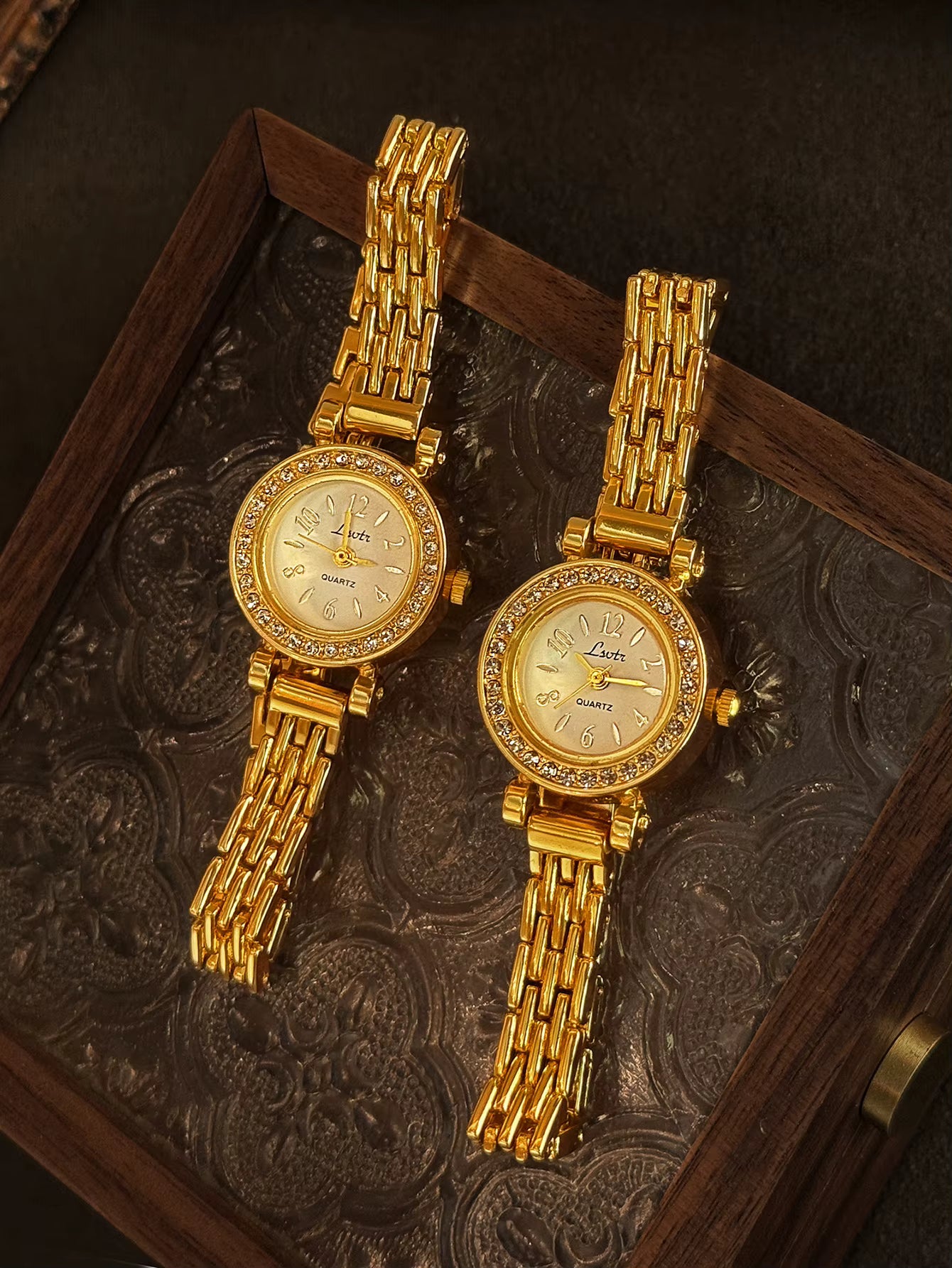 The Golden Keepsake - Gold Tone French Vintage Style Round Watch