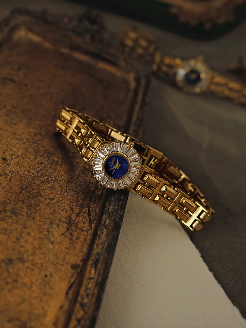 Gold And Blue Rhinestone Vintage Style Women’s Round Watch