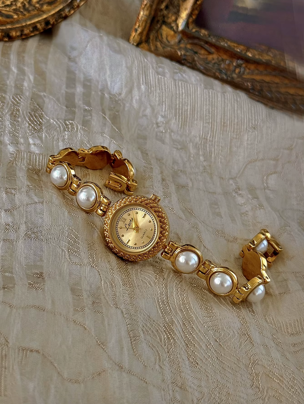 Gold Vintage Style Faux Pearl Band Round Women’s Watch