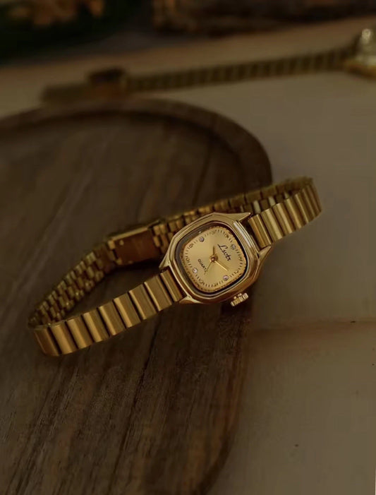 The Everyday Icon – Square Gold Vintage Inspired Elegant Watch