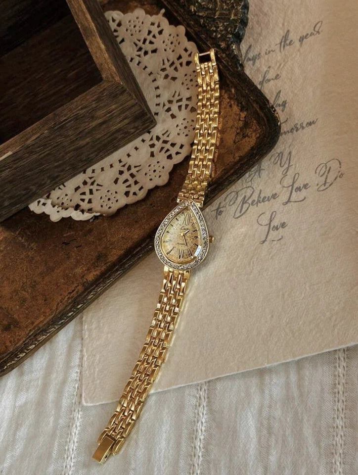 The Gilded Muse – Gold Vintage-Inspired Elegant Watch