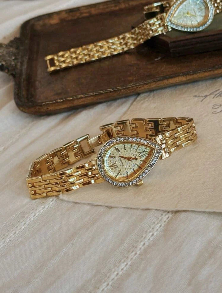 The Gilded Muse – Gold Vintage-Inspired Elegant Watch