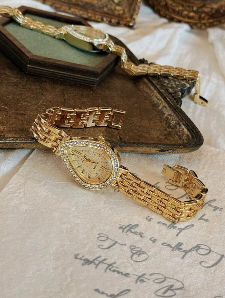 The Gilded Muse – Gold Vintage-Inspired Elegant Watch