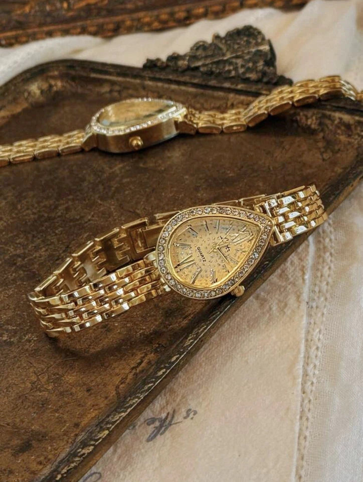 The Gilded Muse – Gold Vintage-Inspired Elegant Watch